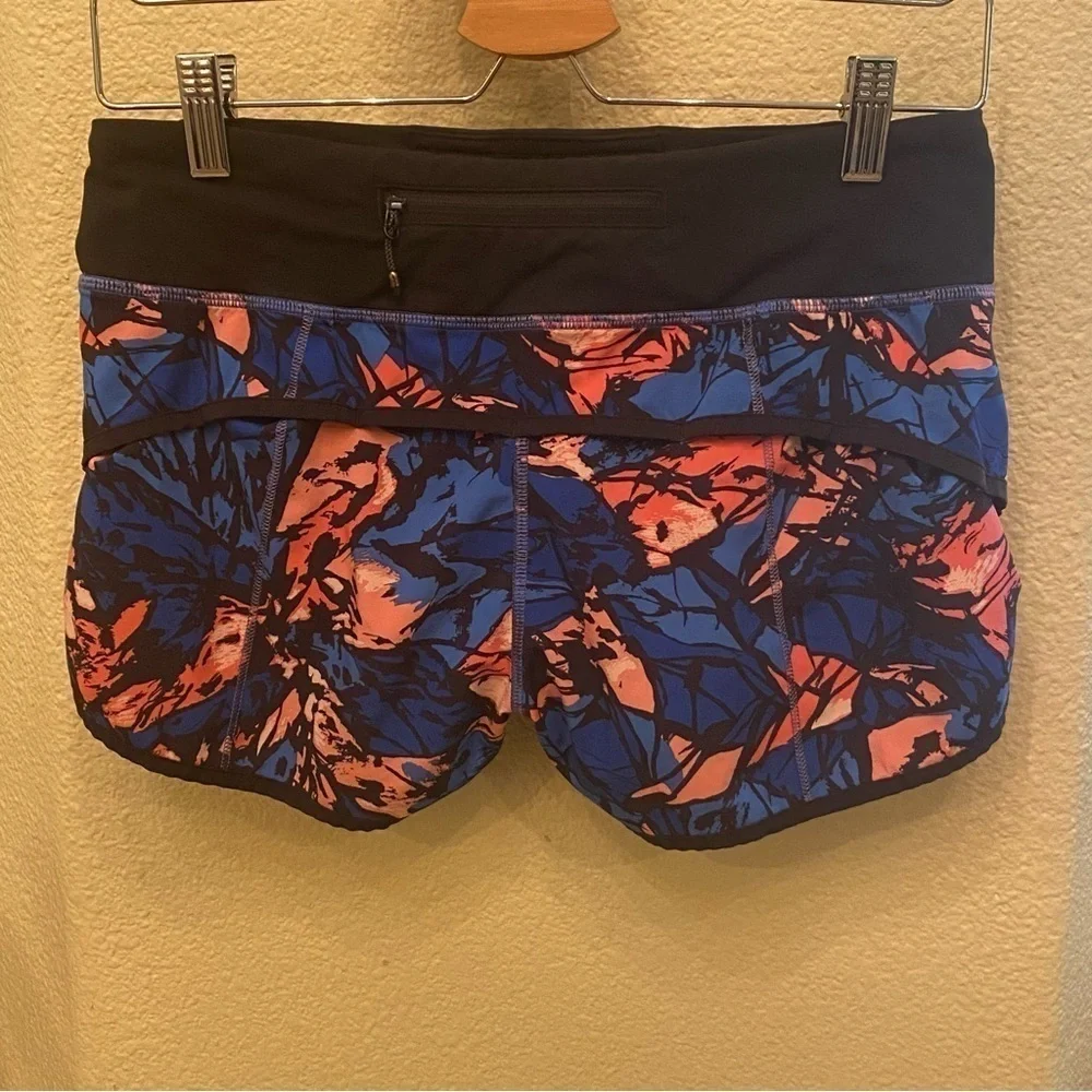 LULULEMON Women Blue Pink Patterned Athletic Shorts Size 4